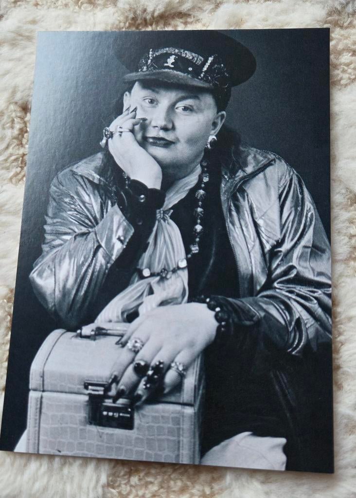 Madame Bijou, Verzamelen, Ansichtkaarten | Themakaarten, Ongelopen, 1980 tot heden, Overige thema's, Verzenden