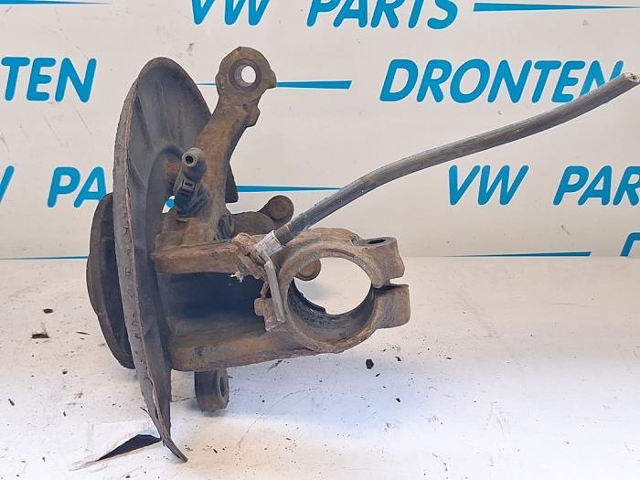 Fusee rechts-voor van een Volkswagen Touran, Auto-onderdelen, Ophanging en Onderstel, Gebruikt, -, -, -