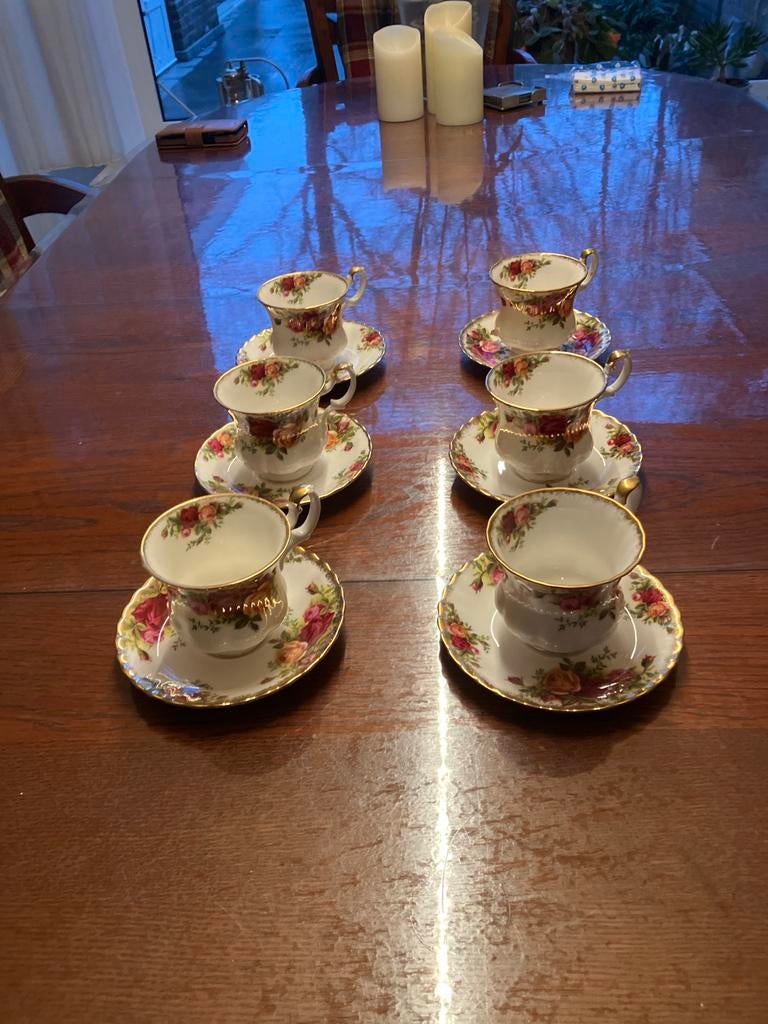 Royal Albert Old Country Rose 6 Dames Kop en Schotels, Huis en Inrichting, Keuken | Servies, Gebruikt, Ophalen of Verzenden, Overige stijlen