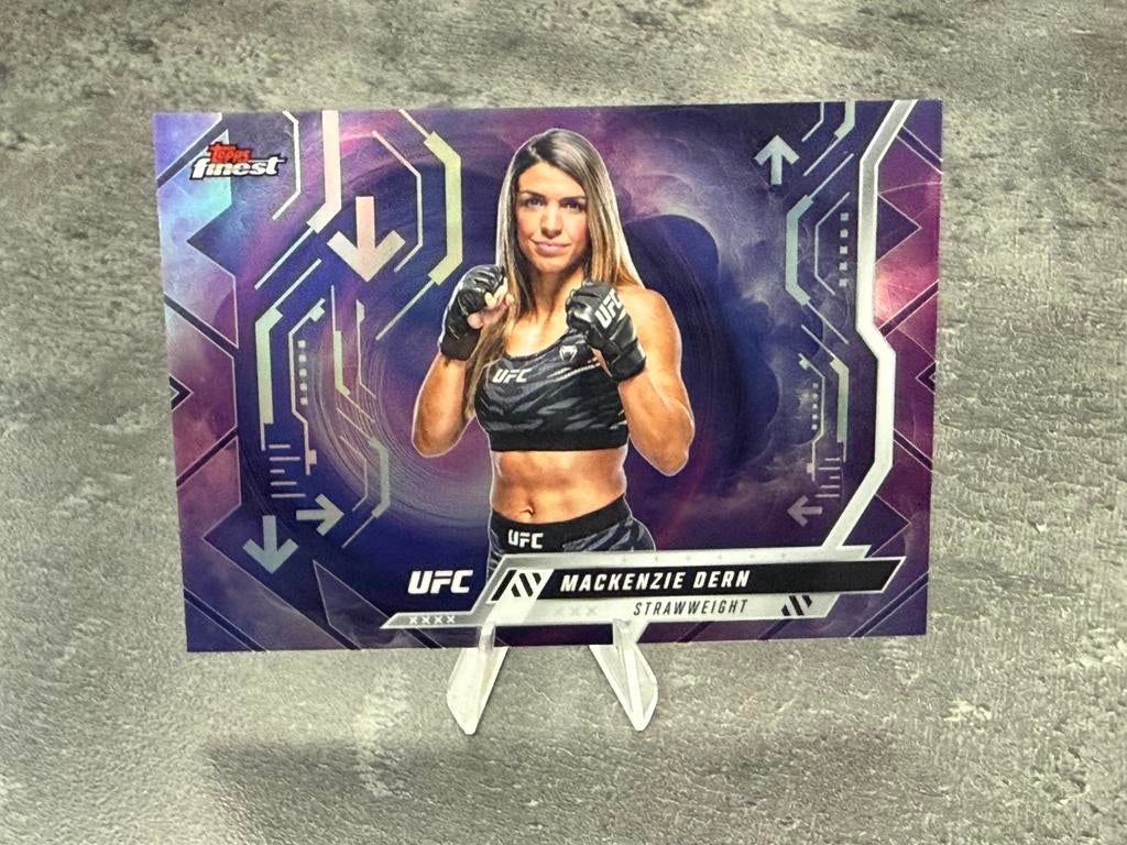 Mackenzie Dern Fandomonium case hit Topps ufc, Ophalen of Verzenden, Zo goed als nieuw, Losse kaart