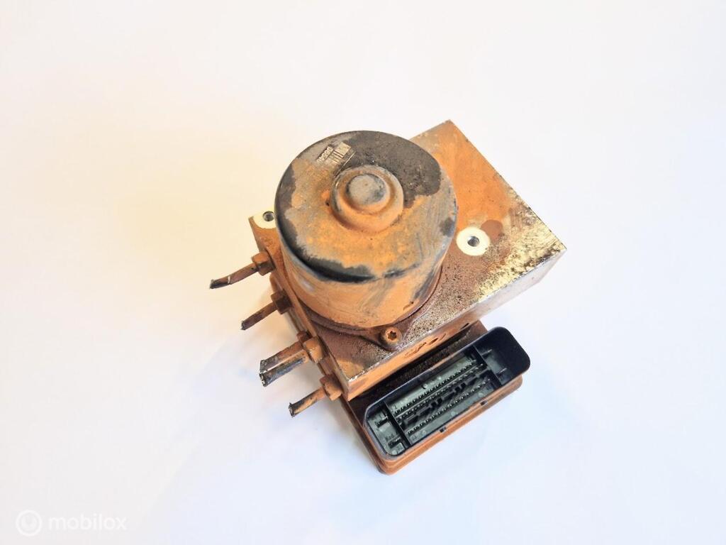 ABS pomp Volkswagen Transporter T5 1.9 TDI 340 ('03-'09), Gebruikt, Volkswagen, Ophalen of Verzenden, Volkswagen