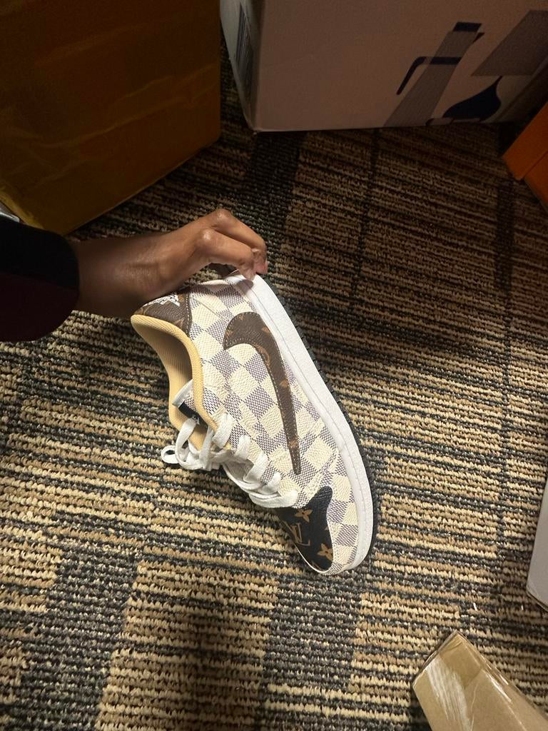 LV Sneakers Kinderen - Verschillende Maten, Ophalen of Verzenden, Gebruikt, Jongen of Meisje, Sportschoenen