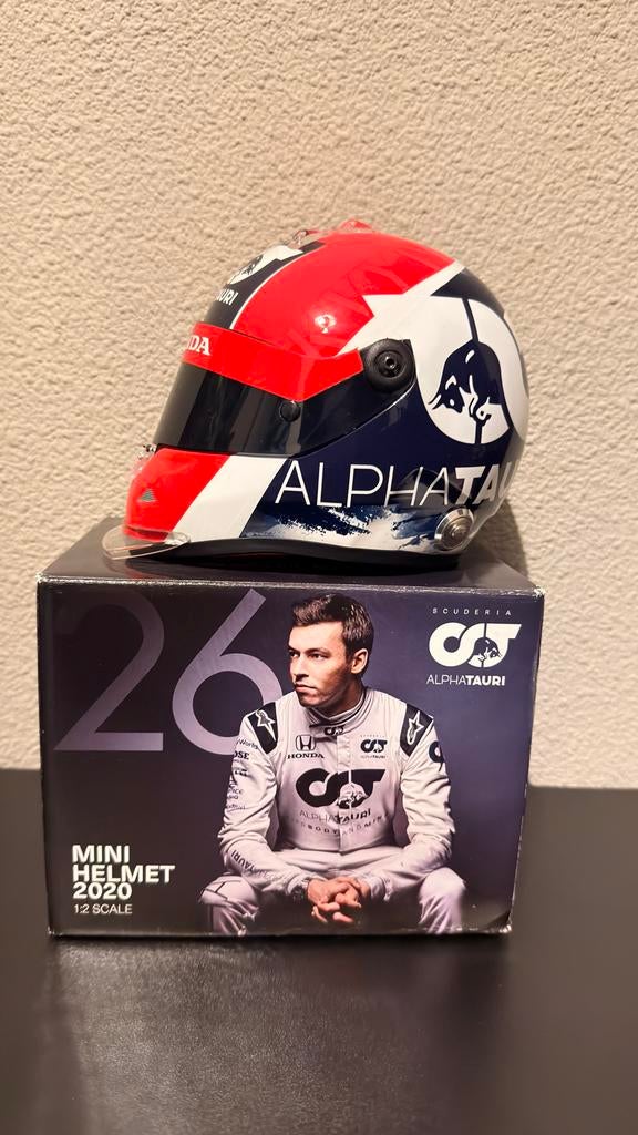 Daniil Kvyat 1:2 Helm F1 2020, Ophalen of Verzenden, Zo goed als nieuw, Formule 1