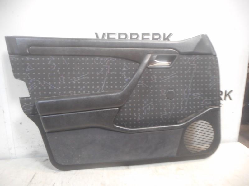 Portierbekleding Links Voor Mercedes-Benz C (W202) 1995, Gebruikt, Mercedes-Benz AG, Mercedes-Benz, Mercedesstraße 120, Stuttgart 70372, , Duitsland