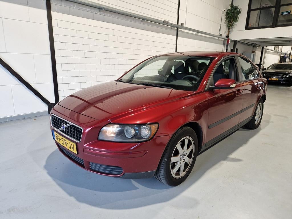 Volvo S40 1.8 2005 Rood, Auto's, Voorwielaandrijving, 4 cilinders, Grijs, Sedan