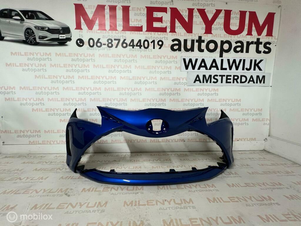 TOYOTA YARIS VOORBUMPER NIEUW (2017/2020) 8X2, Voor, Nieuw, Ophalen of Verzenden, Bumper