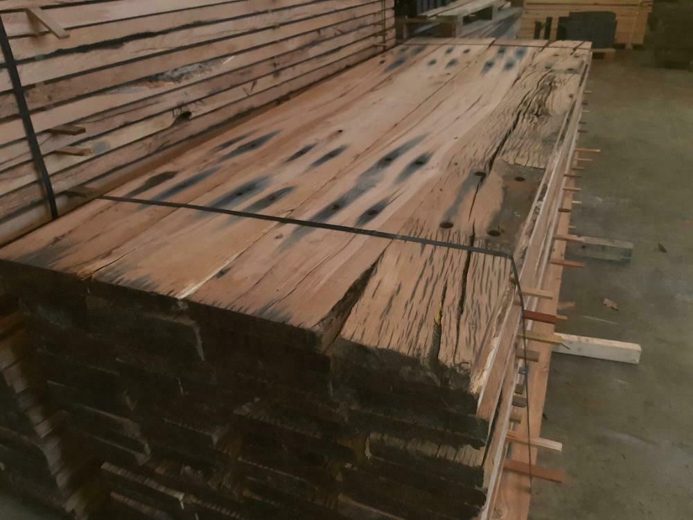 Oud eiken planken wagondelen gezaagd  uit blanke  bielzen, Doe-het-zelf en Verbouw, Hout en Planken, Ophalen, Zo goed als nieuw