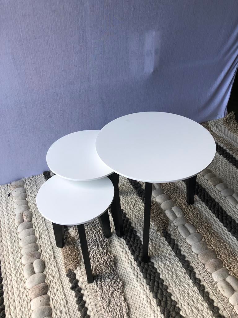 Set van 3 witte salontafels met zwarte pootjes., Ophalen, 50 tot 100 cm, ., Rond