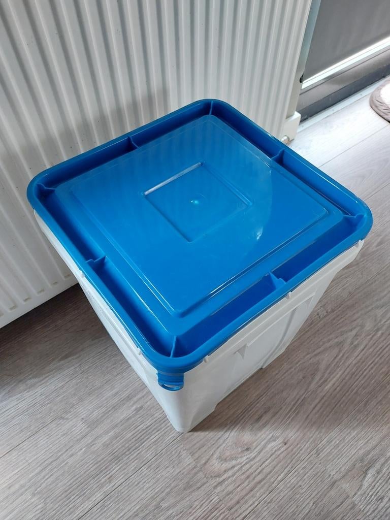 Zeer handige voerton/ bak of voor opslag, Dieren en Toebehoren, Dierenvoeding, Ophalen of Verzenden