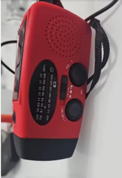 Draagbare FM / AM noodradio op zonne energie met zaklamp, Ophalen of Verzenden, Nieuw