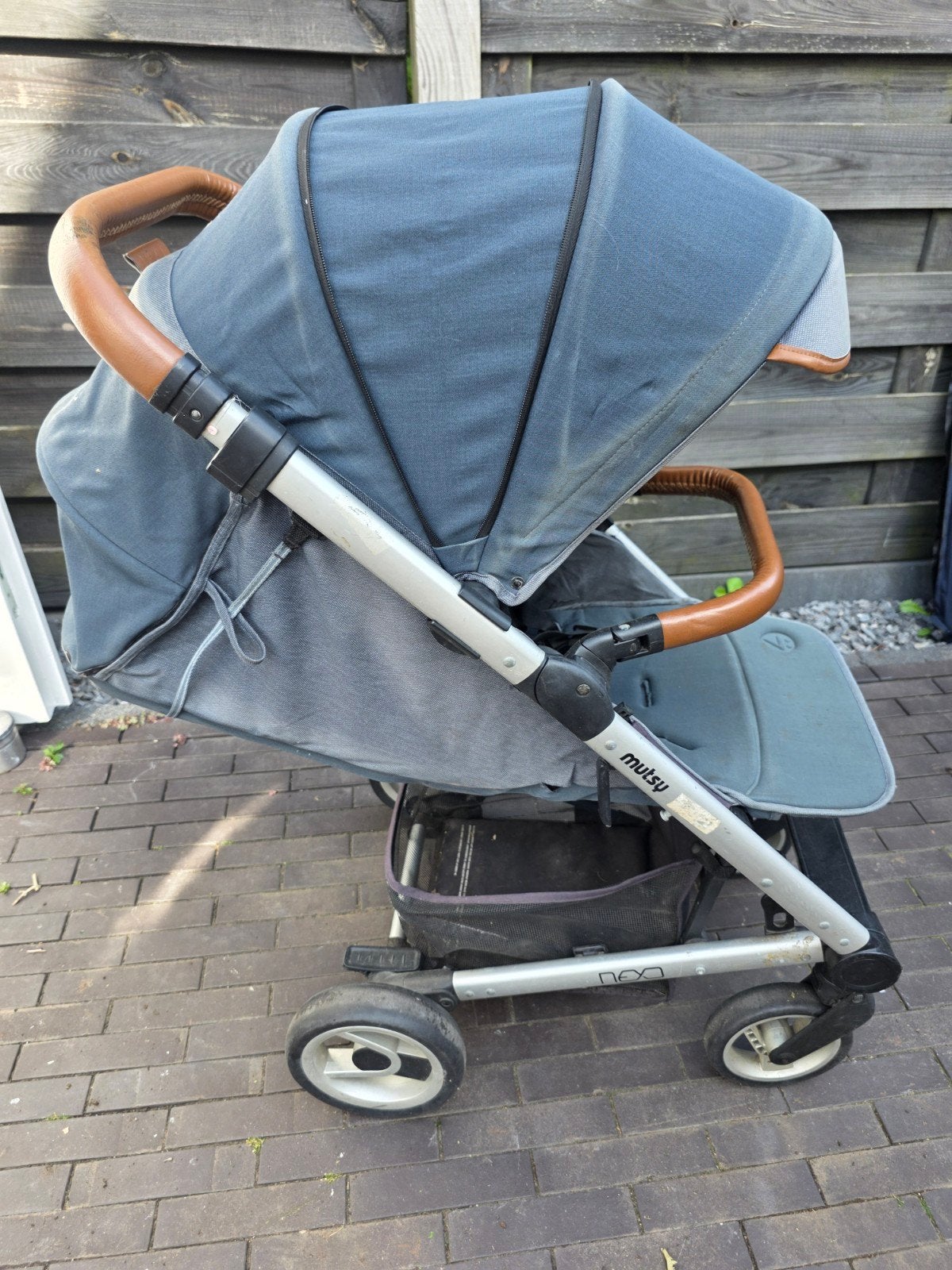 Mutsy Nexo Buggy - Lichtgewicht en Compact, Ophalen, Gebruikt, Mutsy