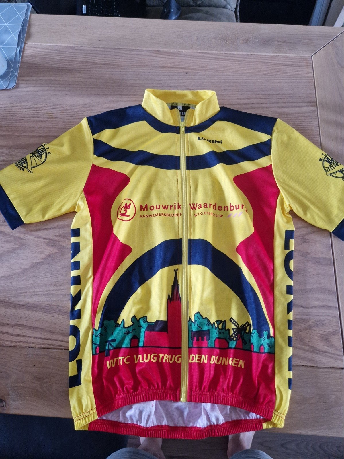 Lorini fietsshirt maat 5 'vlug trug' vintage, Fietsen en Brommers, Fietsaccessoires | Fietskleding, Ophalen of Verzenden, Zo goed als nieuw