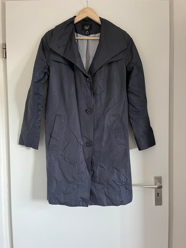 Stijlvolle donkergrijze trenchcoat – maat 38/M Milo Coats, Ophalen of Verzenden, Zo goed als nieuw, Maat 38/40 (M), Grijs