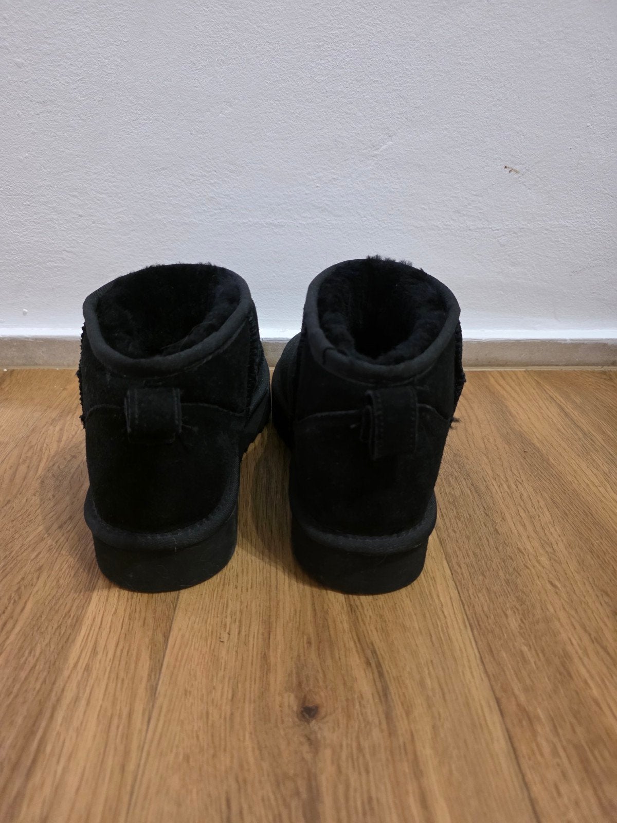 zwarte leere winterschoenen met schapenvacht maat 40/41, Ophalen, Zwart, Snowboots, Nieuw