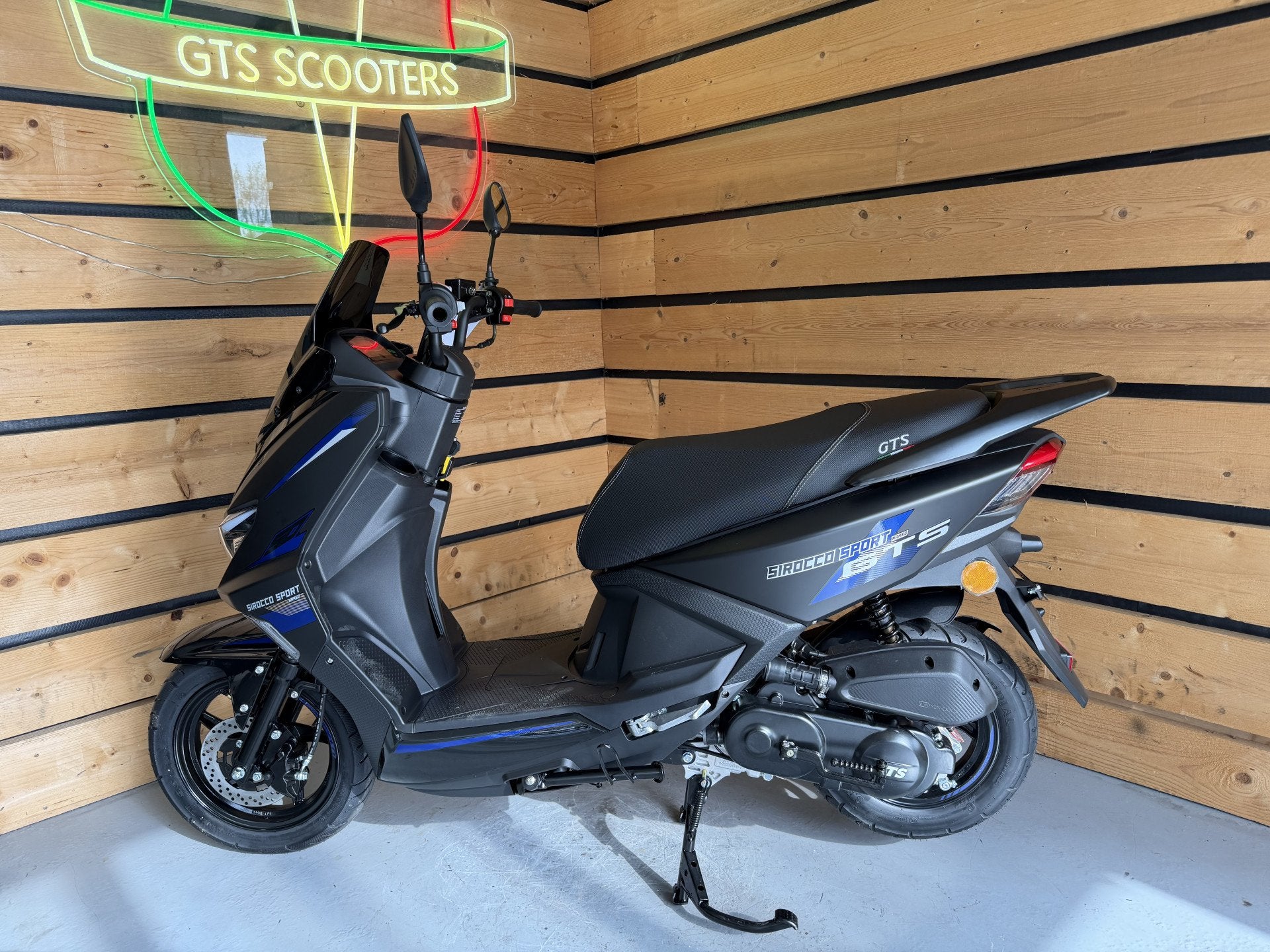 GTS Sirocco Sport 2026 naked (bj 2026), Bruin Scooterservice, Gts, Jos@bruinautoservice.nl, Nieuw