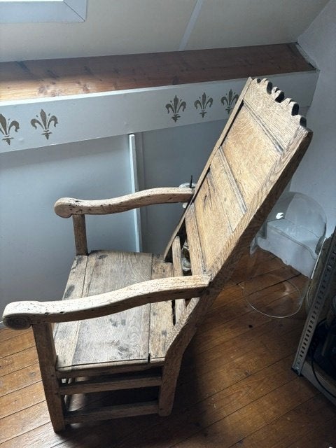 oude eiken kloosterstoel, Ophalen