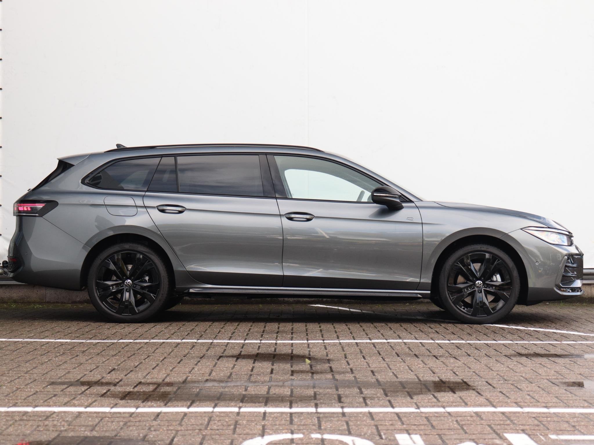 Volkswagen Passat Variant 1.5 eHybrid R-Line Edition | Trekh, Auto's, Stof, 1498 cc, 4 cilinders, 150 min