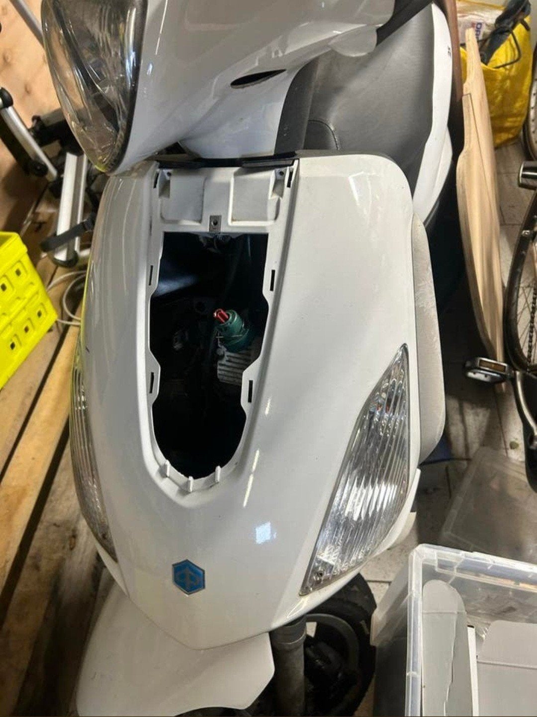 Gezocht : Piaggio Fly kapje wit, Ophalen of Verzenden, Benzine, Fly