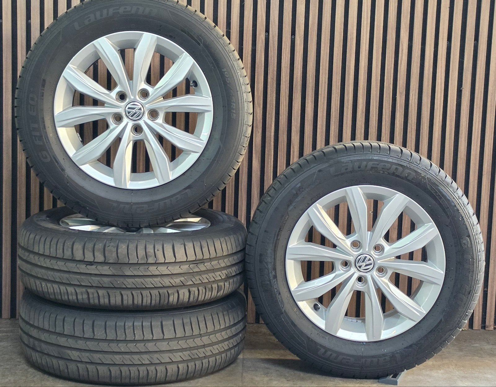 ZGAN 15" Orig Volkswagen Polo Salou velgen+GoedeBanden 5x100, Auto-onderdelen, Banden en Velgen, Gebruikt, 15 inch, Banden en Velgen