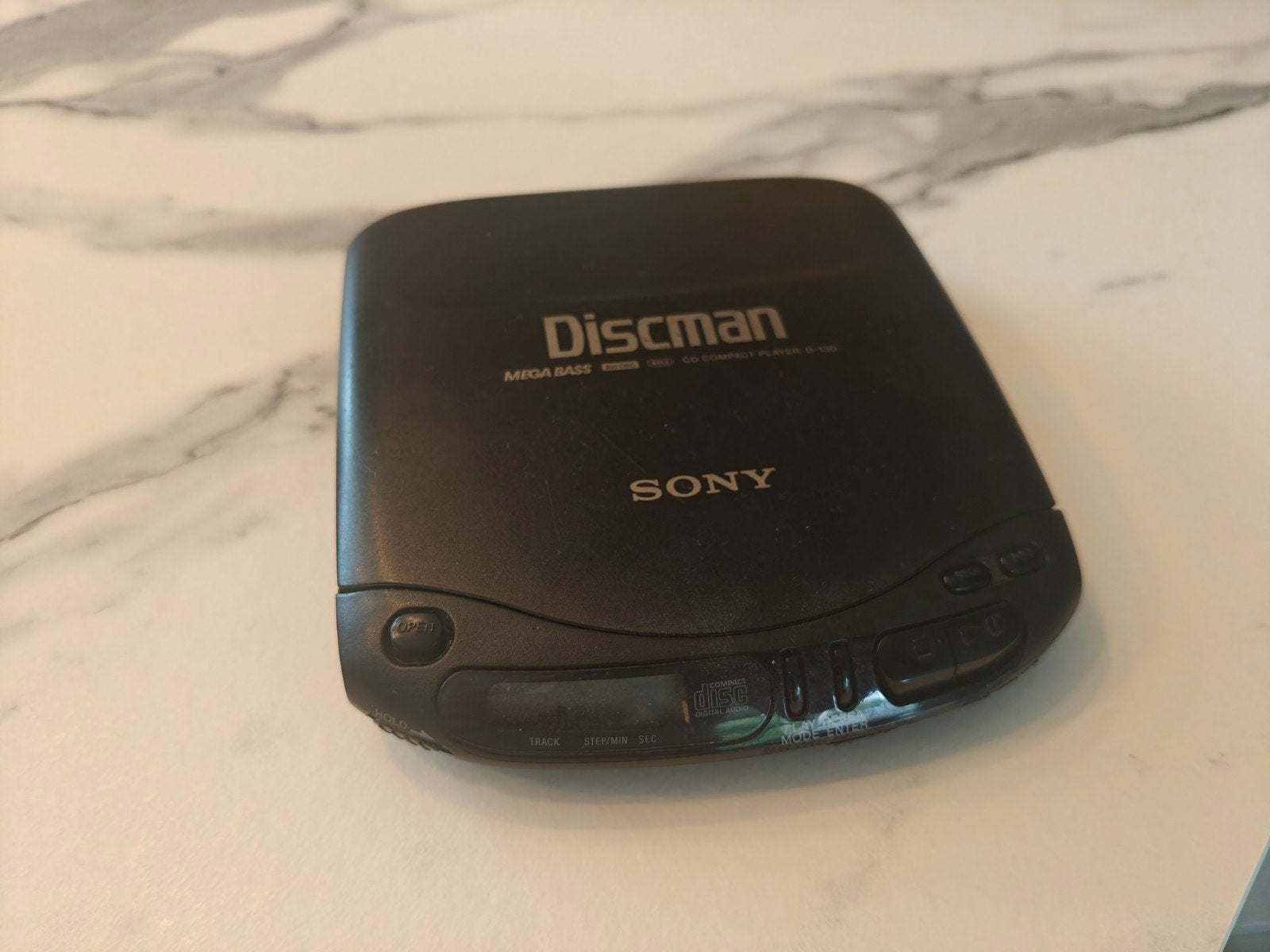 Sony Discman D-130 in 't zwart, Ophalen of Verzenden, Discman