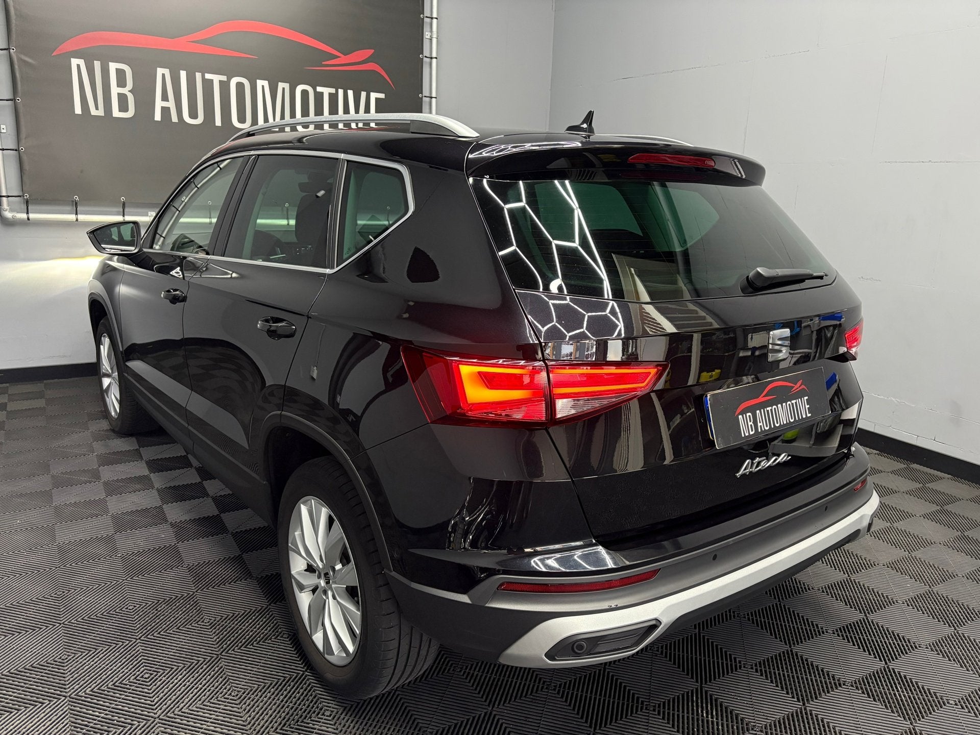 Seat Ateca 1.5 TSI Style Business Intense, 4 cilinders, Automatische klimaatregeling, Ateca, Zwart