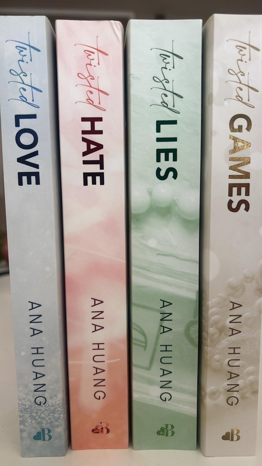 Twisted serie Ana Huang - Love, Hate, Lies, Games, Ophalen of Verzenden, Zo goed als nieuw, Nederland