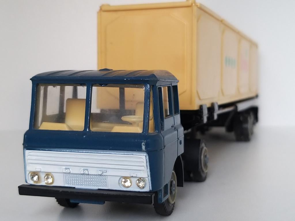 DAF F2600 trekker met containeroplegger "Remia - Den Dolder", Ophalen of Verzenden, Nieuw, Bus of Vrachtwagen, Lion Toys