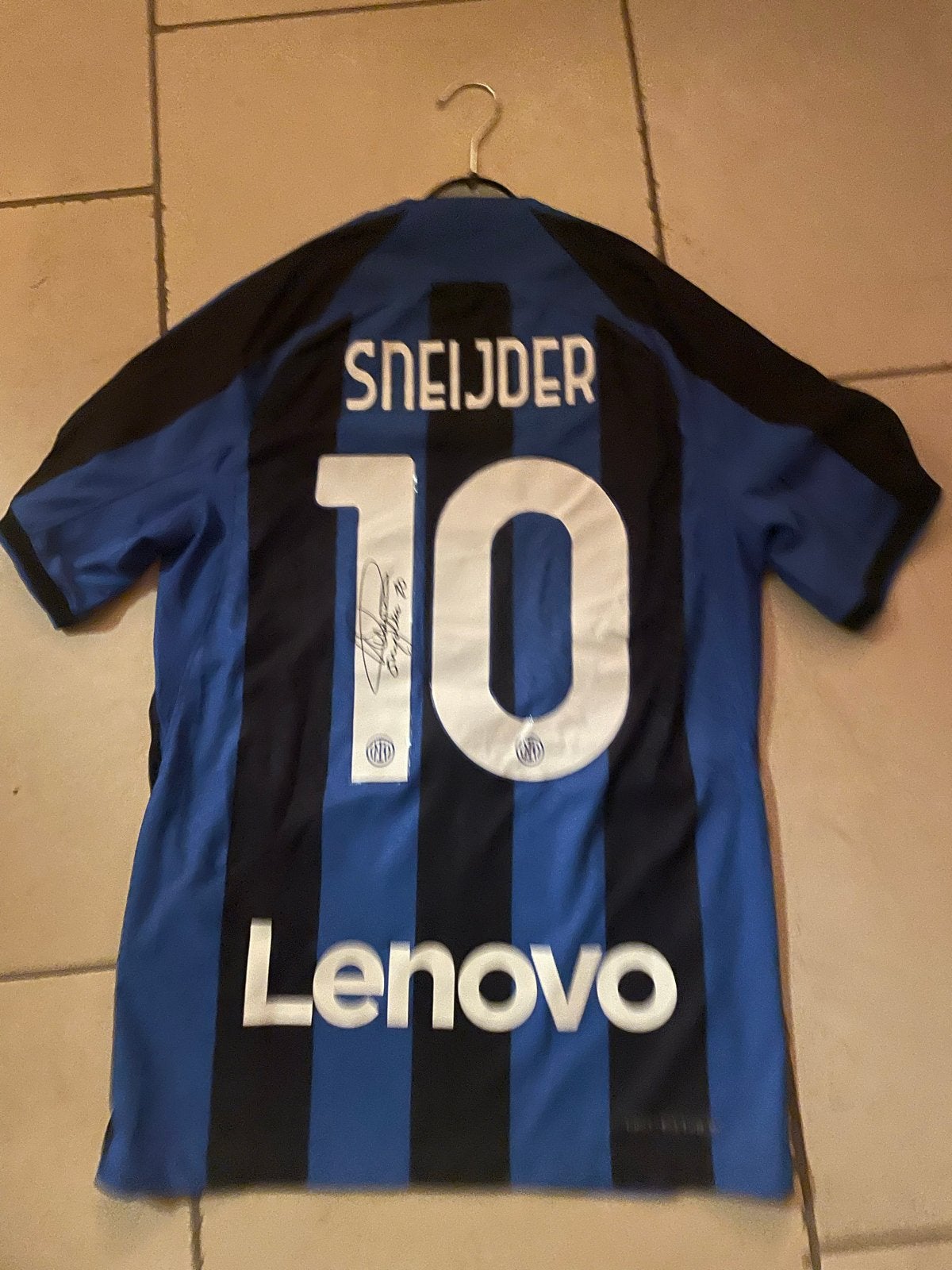 Gesigneerd Inter Milan Sneijder shirt - Maat M, Maat M, Ophalen of Verzenden, Zo goed als nieuw, Shirt