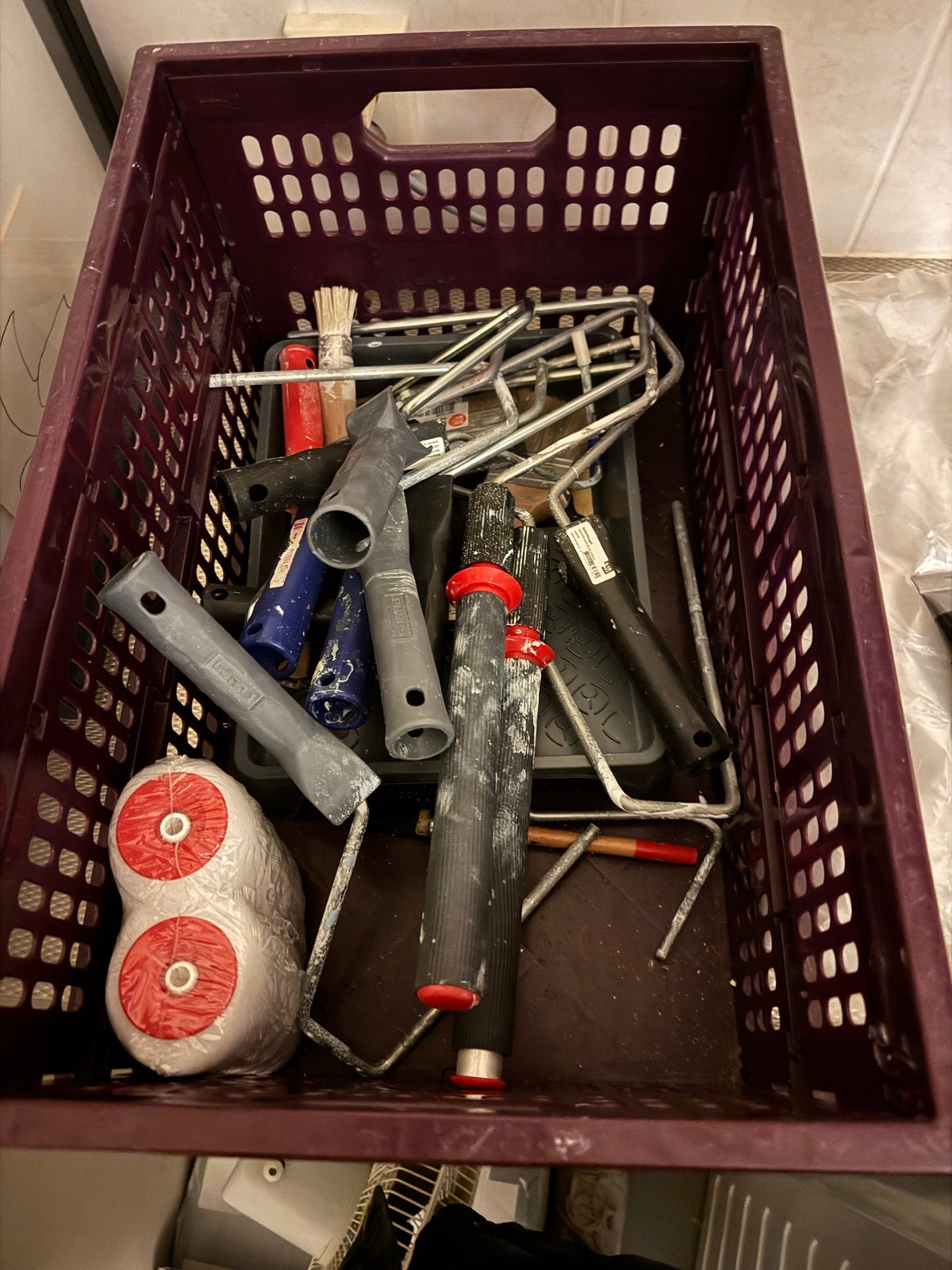 Diverse verfbenodigdheden: rollers, kwasten, vuller, kit, Ophalen of Verzenden, Zo goed als nieuw, Kwast