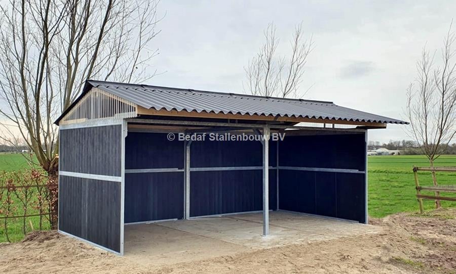 aanbieding schuilstal paarden, Stalling