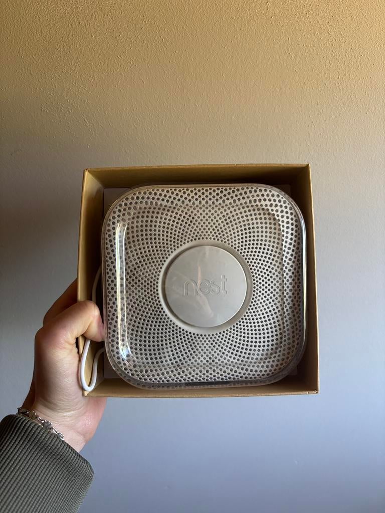 Google Nest Protect V2 geldig t/m 2028, Doe-het-zelf en Verbouw, Alarmsystemen, Ophalen, Zo goed als nieuw, Detector, Sensor of Melder