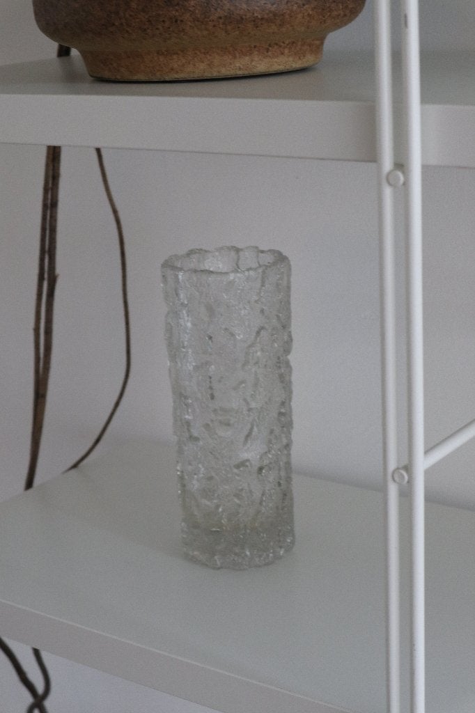Vintage bark glas vaasje / retro mid century deens 60 70 80, Transparant, Ophalen of Verzenden, 20 cm, Glas