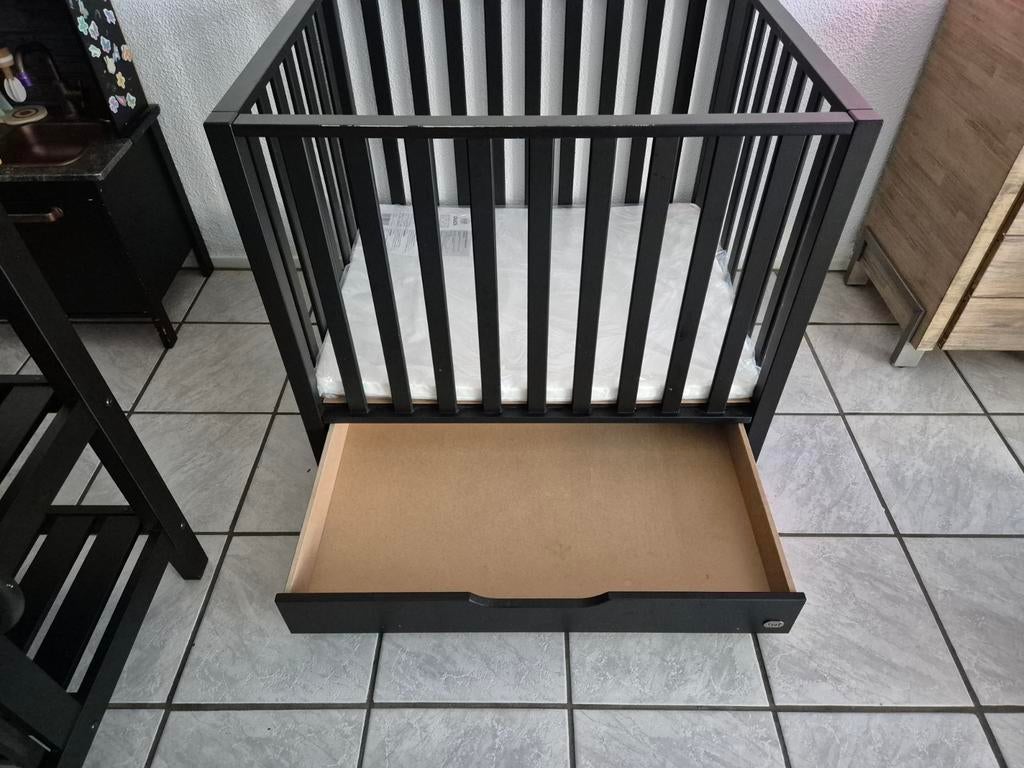 TWF Box zwart met lade en nieuw Puck boxmatras, Ophalen, Zo goed als nieuw, Rechthoekig, In hoogte verstelbaar