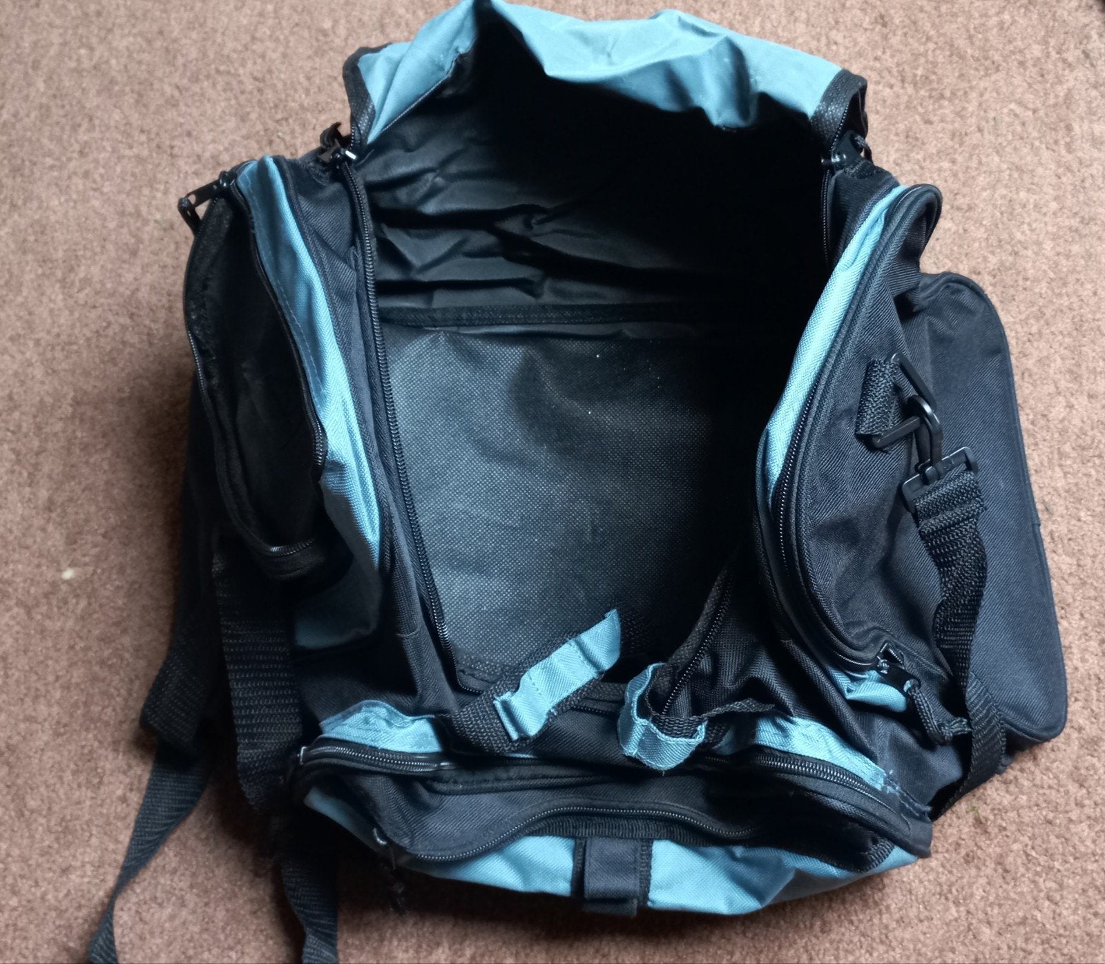 Irenze weekendtas
Ongeveer 38x25x25cm, Sieraden, Tassen en Uiterlijk, 40 tot 60 cm, 30 cm of meer, Minder dan 35 cm, Ophalen of Verzenden