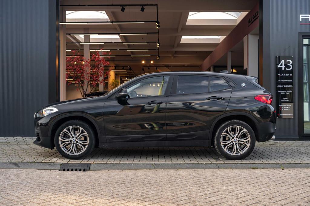 BMW X2 sDrive18i Automaat |Navigatie full map |Cruise contro, Gebruikt, Zwart, LED verlichting, 3 cilinders