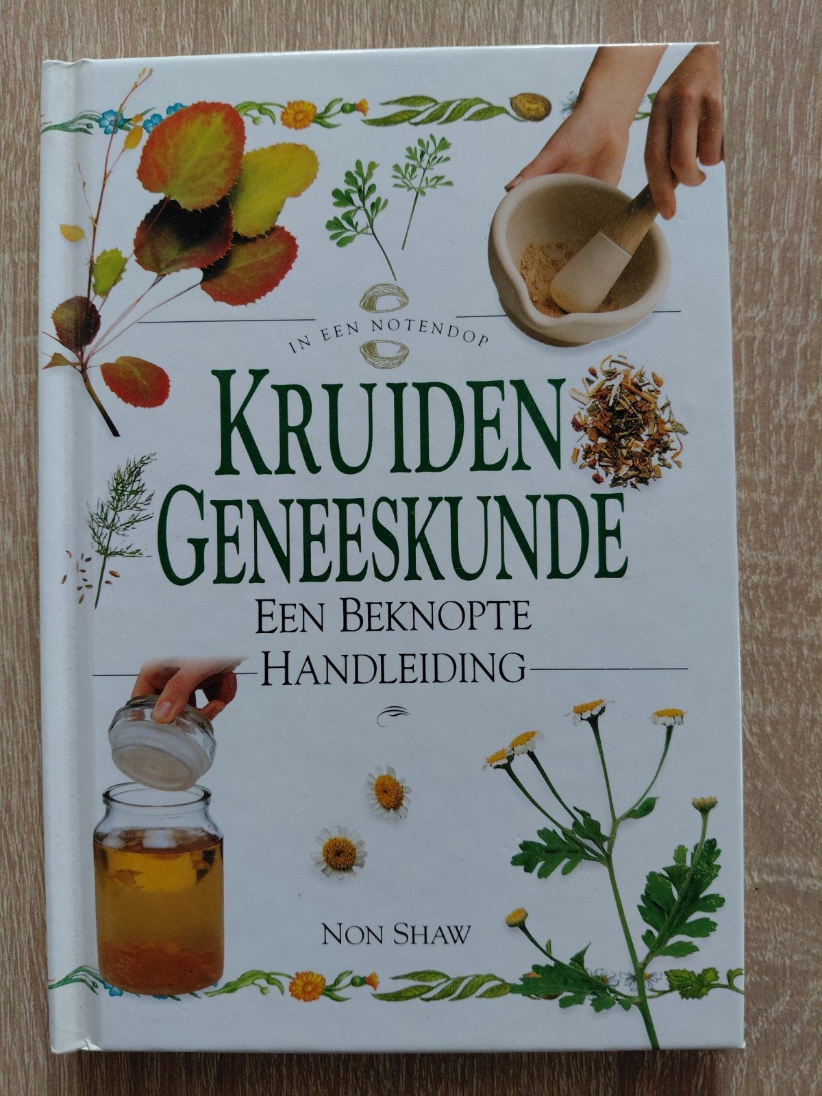 kruiden geneeskunde een beknopte handleiding, Boeken, Ophalen of Verzenden, Zo goed als nieuw, Kruiden en Alternatief