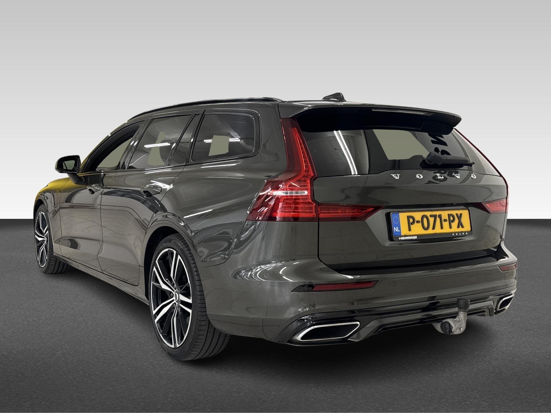 Volvo V60 2.0 T6 Plug-in hybrid AWD Plus Bright, Automaat, Gebruikt, Euro 6, 4 cilinders