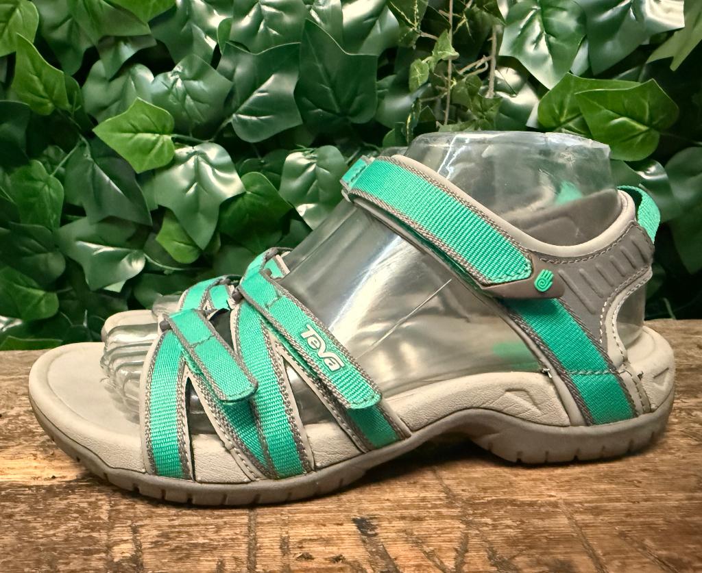 bijna Nieuwe sandalen van Teva maat 38