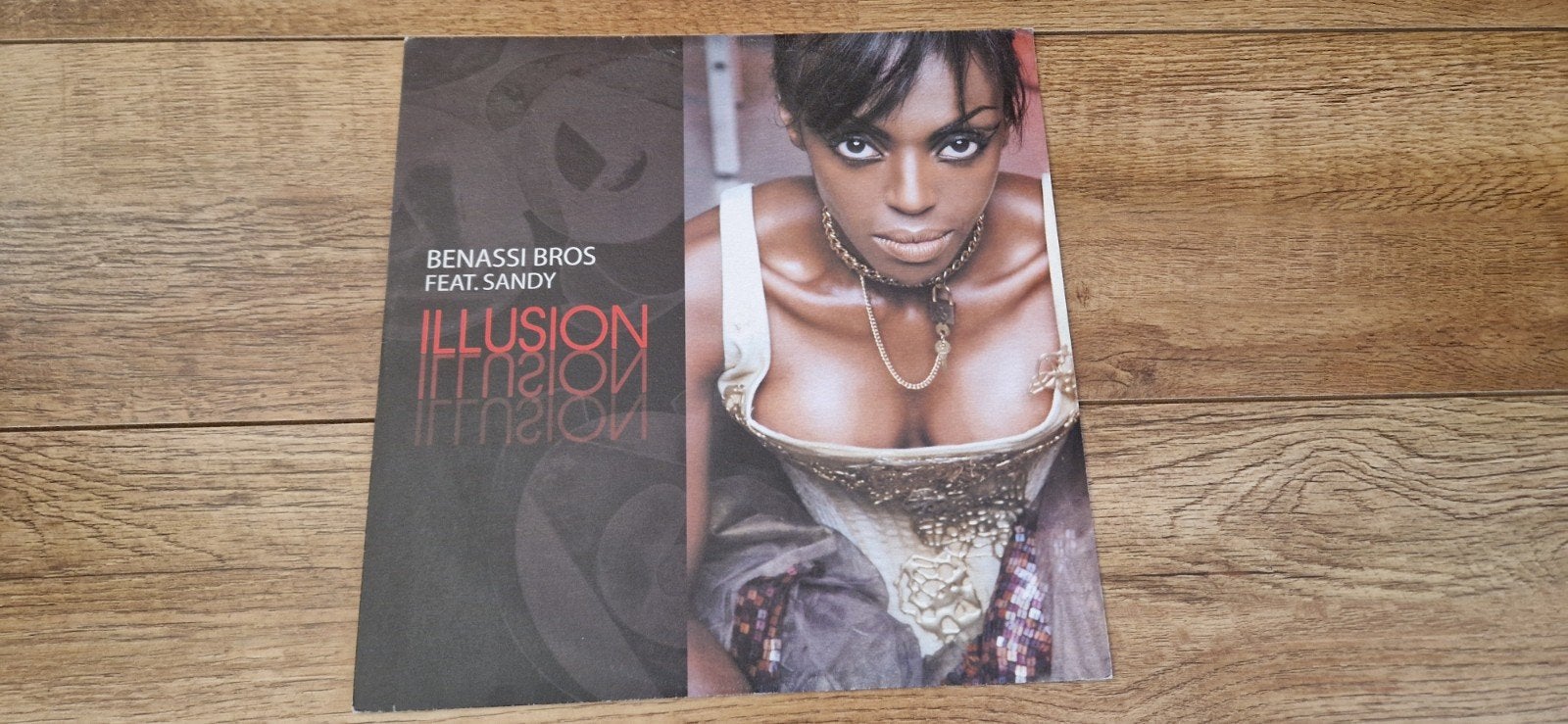 Benassi Bros Feat. Sandy - Illusion House Vinyl (Nieuwstaat), Cd's en Dvd's, Ophalen of Verzenden, Zo goed als nieuw, 12 inch