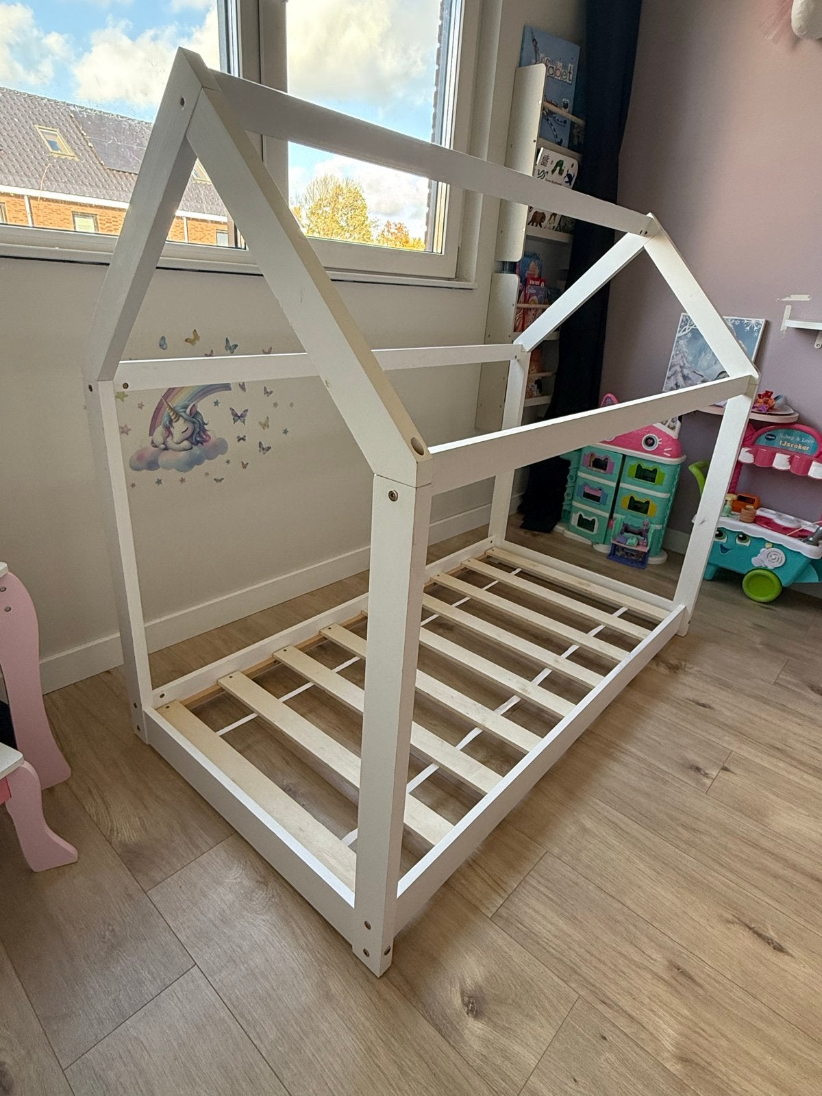 Peuterbed met huisje, Ophalen, Gebruikt, 70 tot 85 cm, Lattenbodem