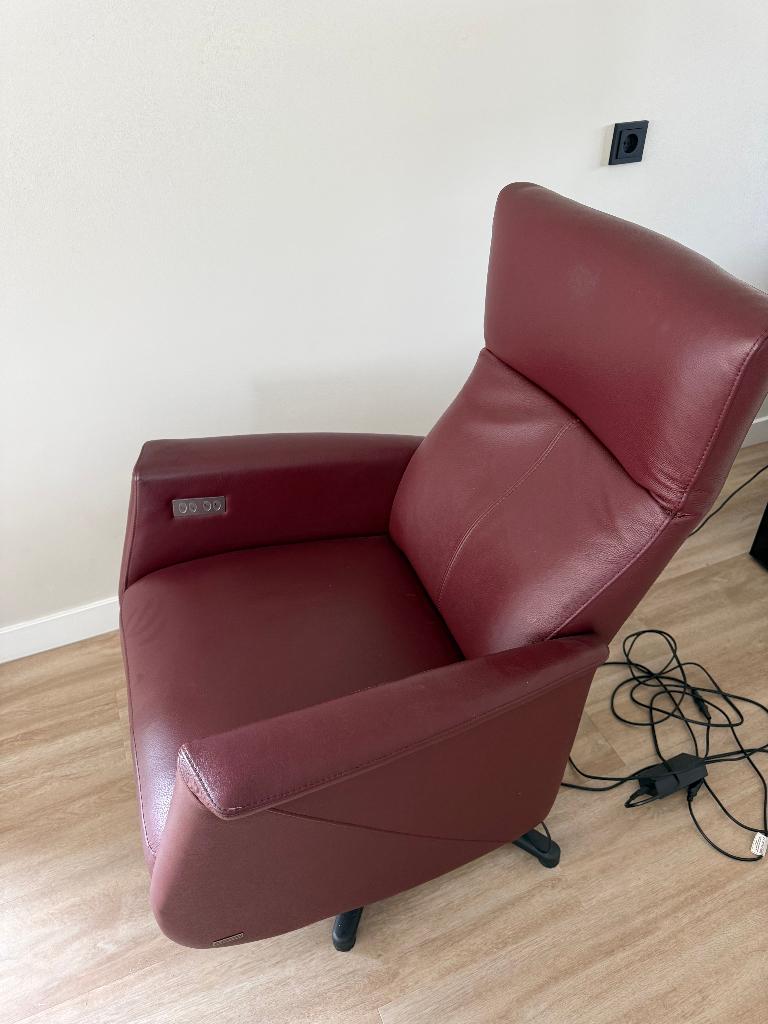 Prominent luxe relax stoel, Huis en Inrichting, Fauteuils, Gebruikt, Leer, 50 tot 75 cm, Minder dan 75 cm, Ophalen