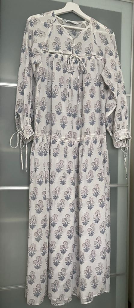 Zara Bloemenprint Jurk -, Maat 38/40 (M), Wit, Ophalen of Verzenden, Zo goed als nieuw