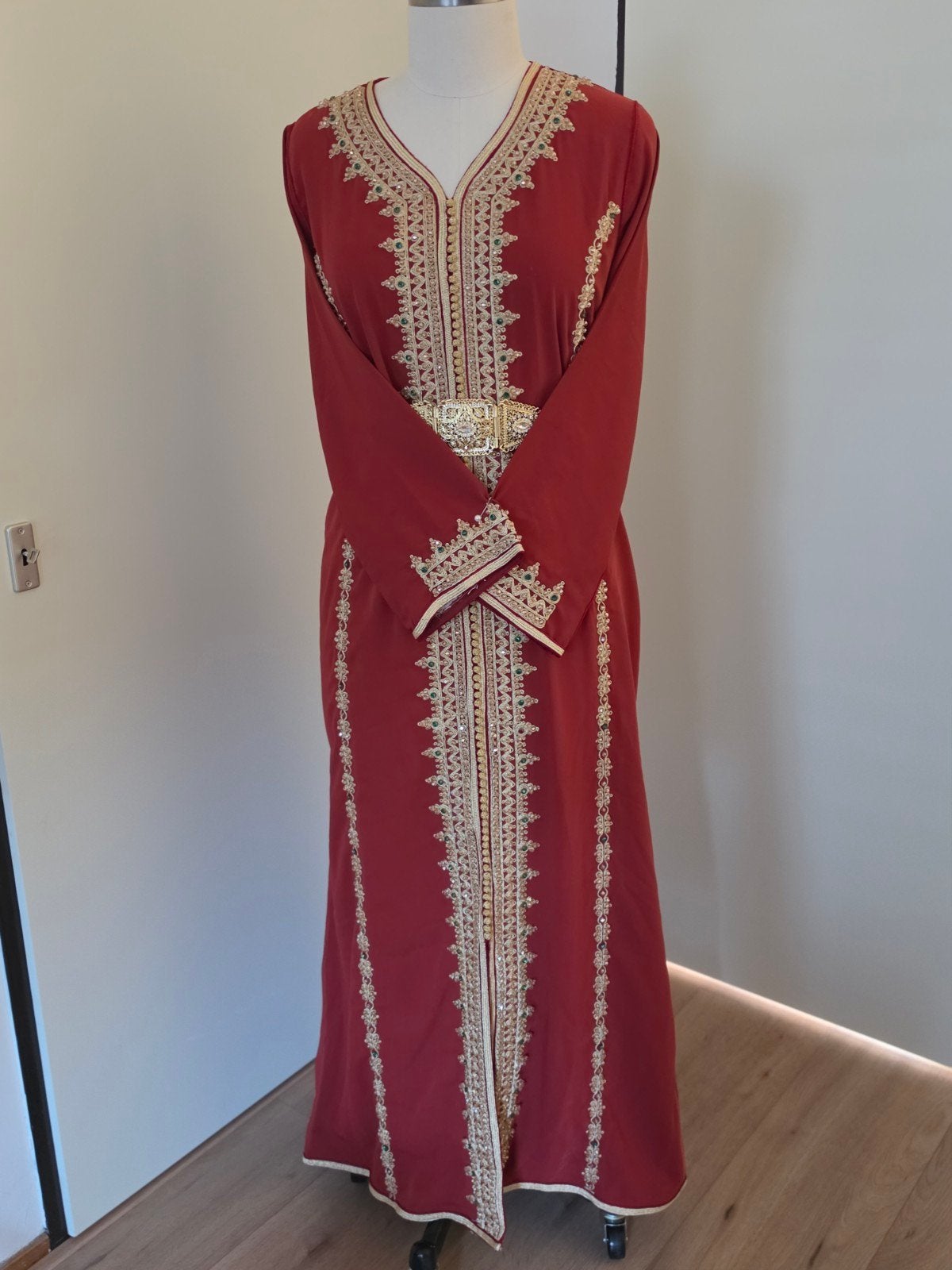 Prachtige Kaftan - Nieuw - Te huur/koop - Maat L/XL/XXL, Overige typen, Maat 46/48 (XL) of groter, Nieuw, Ophalen of Verzenden