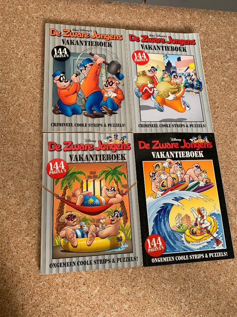 Donald Duck - De zware jongens vakantieboek 2010, Meerdere stripboeken, Ophalen of Verzenden, Gelezen