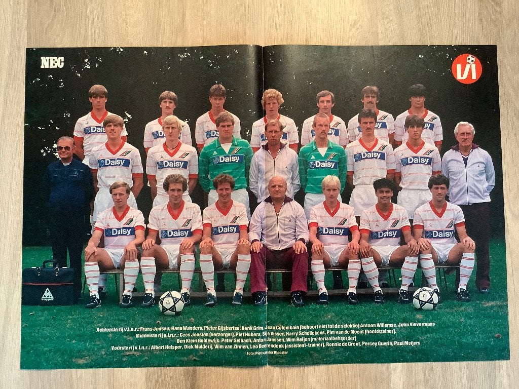 Poster NEC Nijmegen Jaren 80, Ophalen of Verzenden, Zo goed als nieuw, Overige binnenlandse clubs, Poster, Plaatje of Sticker