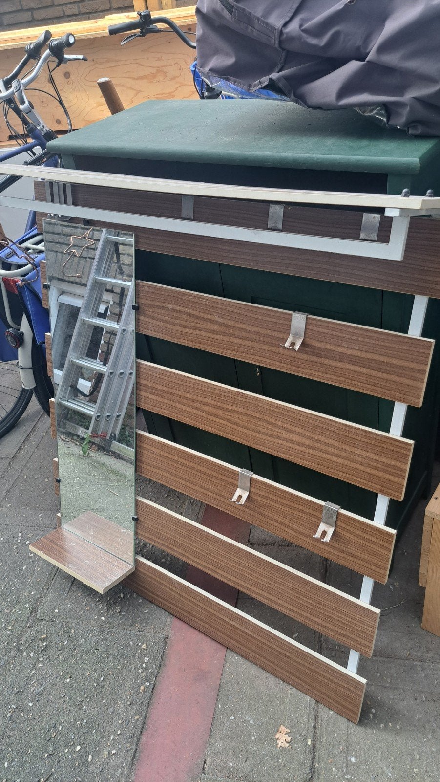 Wandkapstok met spiegel en houten latten, Huis en Inrichting, Gebruikt, 100 tot 150 cm, Hout, Ophalen