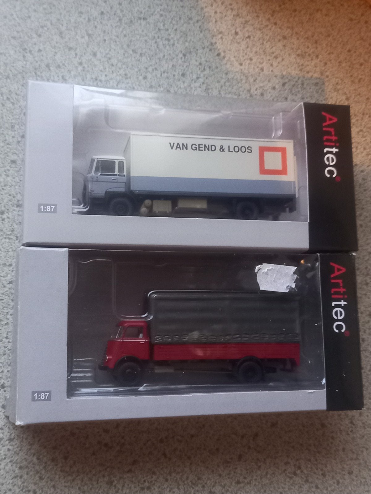 2 stuks Artitec HO 1:87  Nederlandse DAF vrachtwagens Nieuw, Hobby en Vrije tijd, Ophalen of Verzenden, Nieuw, Brug, Tunnel of Gebouw