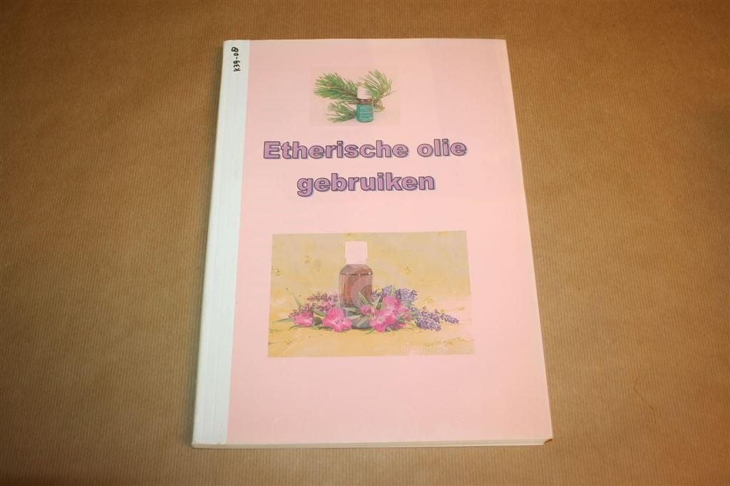 Etherische olie gebruiken., Ophalen of Verzenden, Zo goed als nieuw, Overige onderwerpen, Achtergrond en Informatie