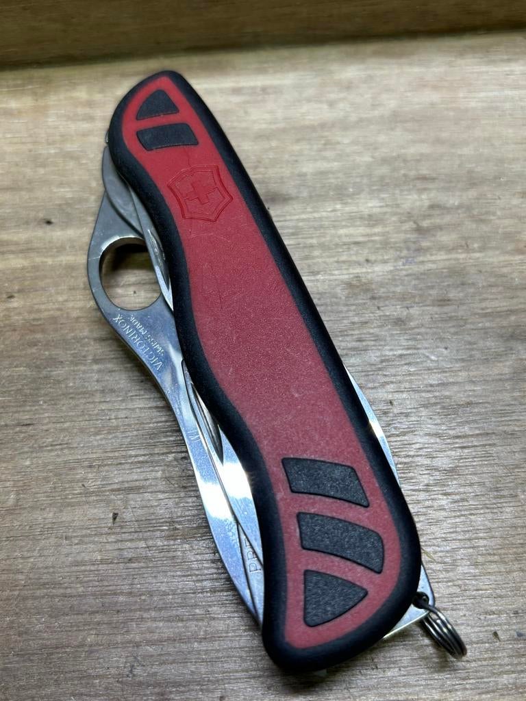 Victorinox Forester One-Hand Zakmes - Rood/Zwart, Ophalen of Verzenden, Zo goed als nieuw