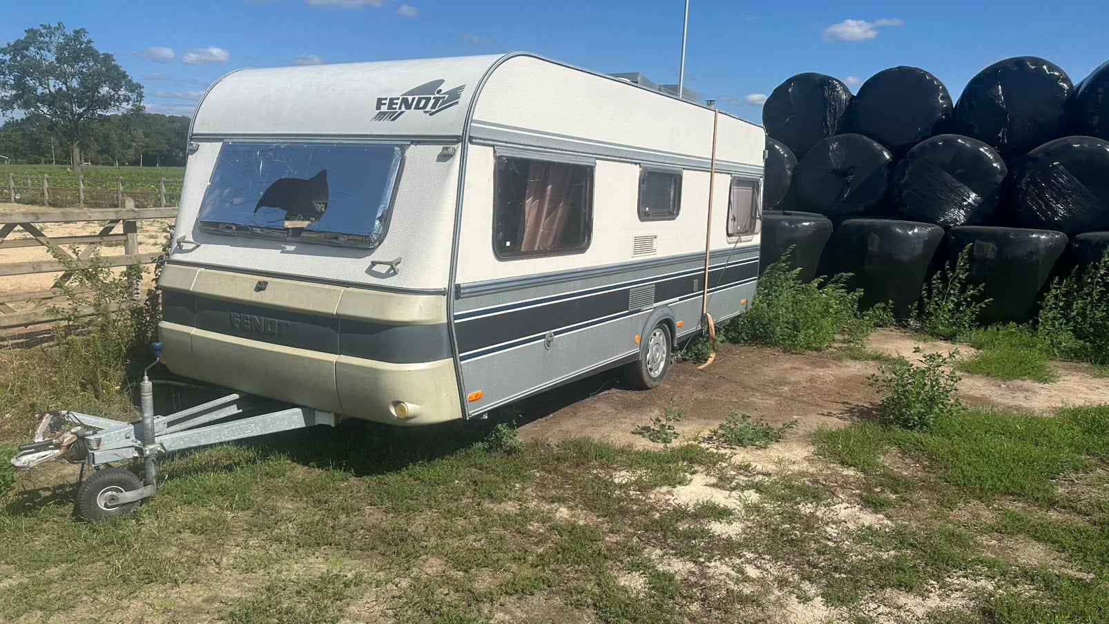 Caravan Fendt, Boeken, Ophalen